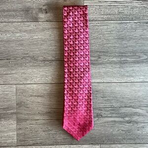 MICHAEL Michael Kors Men’s Neck Tie Chevron Print Berry Red Silk Workwear Dressy